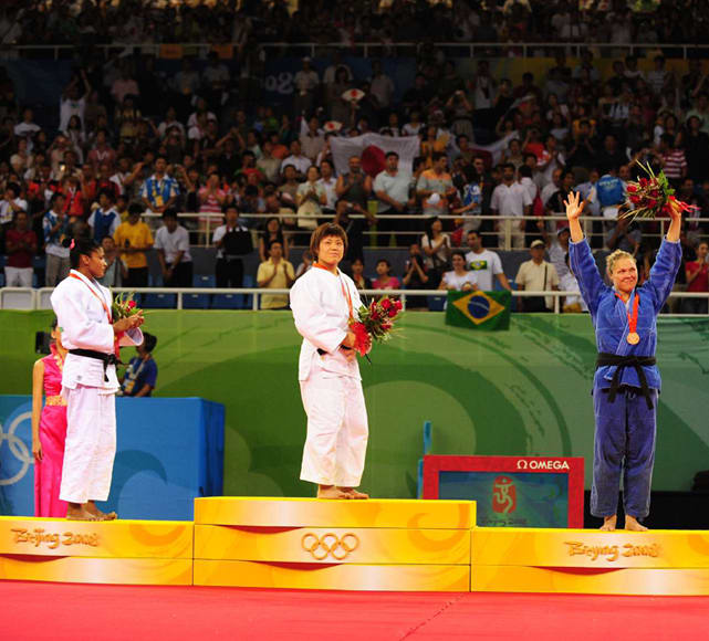 rousey-medals.jpg